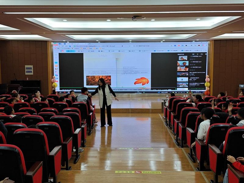 绘本《一片叶子落下来》.jpg 绘本《一片叶子落下来》.jpg