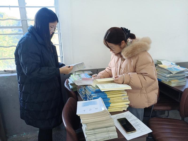 吴爱华.jpg 吴爱华.jpg