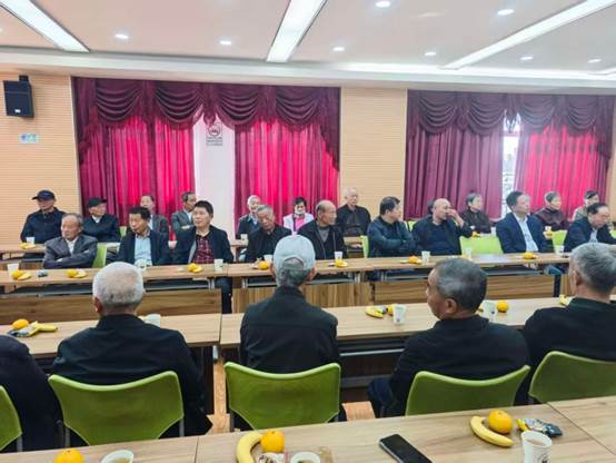 会议室里的人们 AI 生成的内容可能不正确。