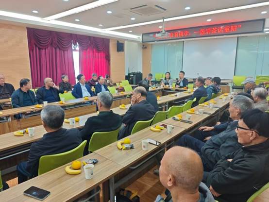 会议室里的人们 AI 生成的内容可能不正确。