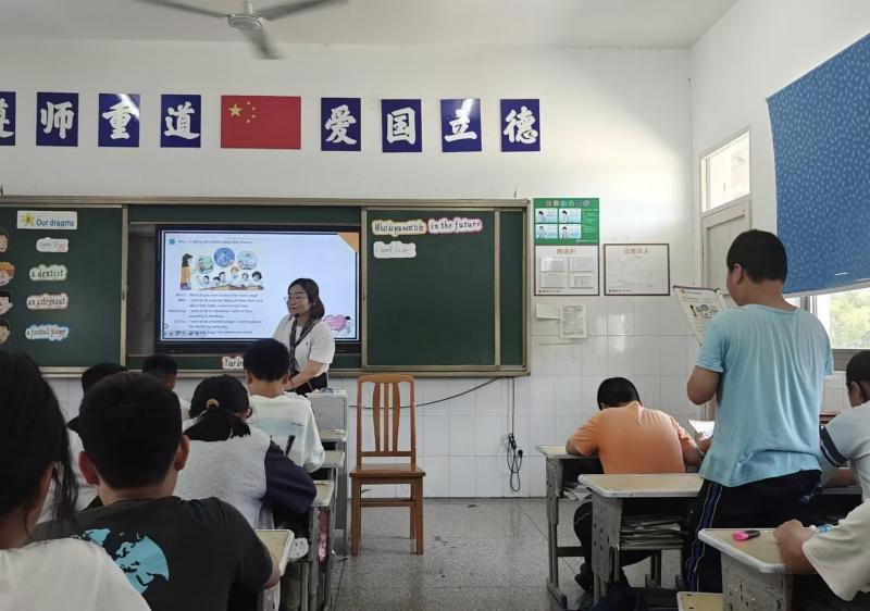 沈丽.jpg