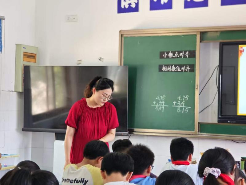 吴琼.jpg